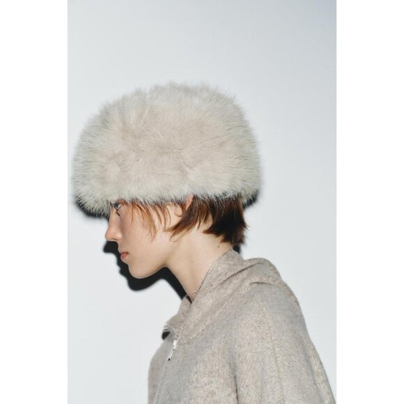ZARA SHEEPSKIN SKULLCAP main image 3